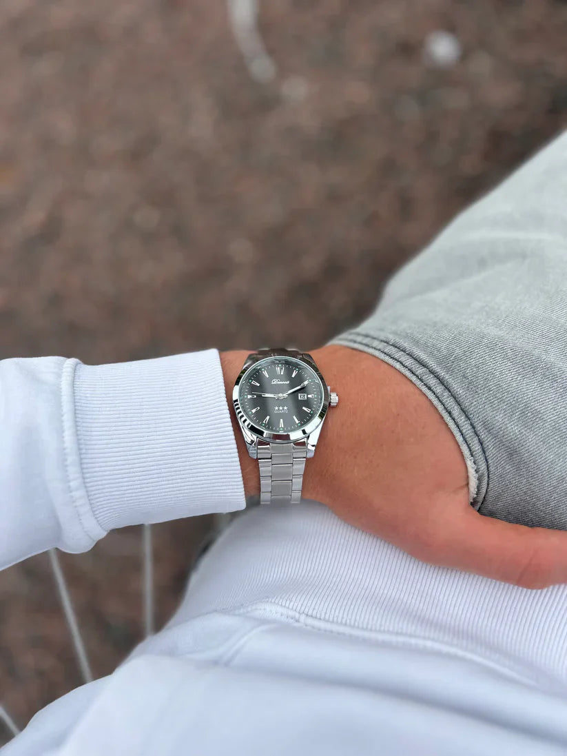 ChronoSteel – Montre Homme en Acier Inoxydable avec Affichage de la Date
