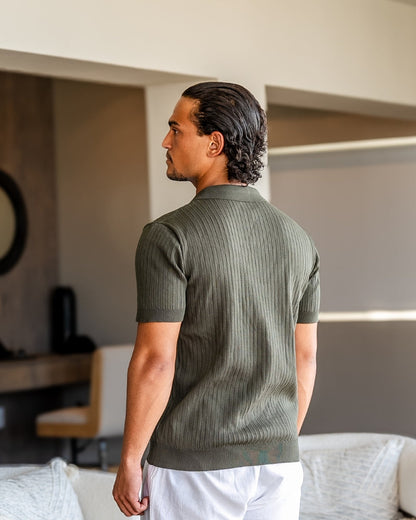 Polo en Maille Côtelée Premium — Texture Raffinée et Confort Naturel
