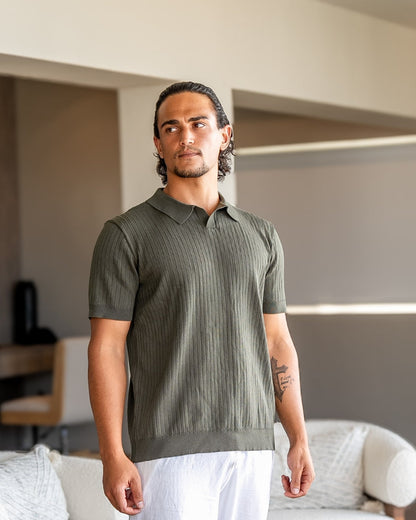 Polo en Maille Côtelée Premium — Texture Raffinée et Confort Naturel